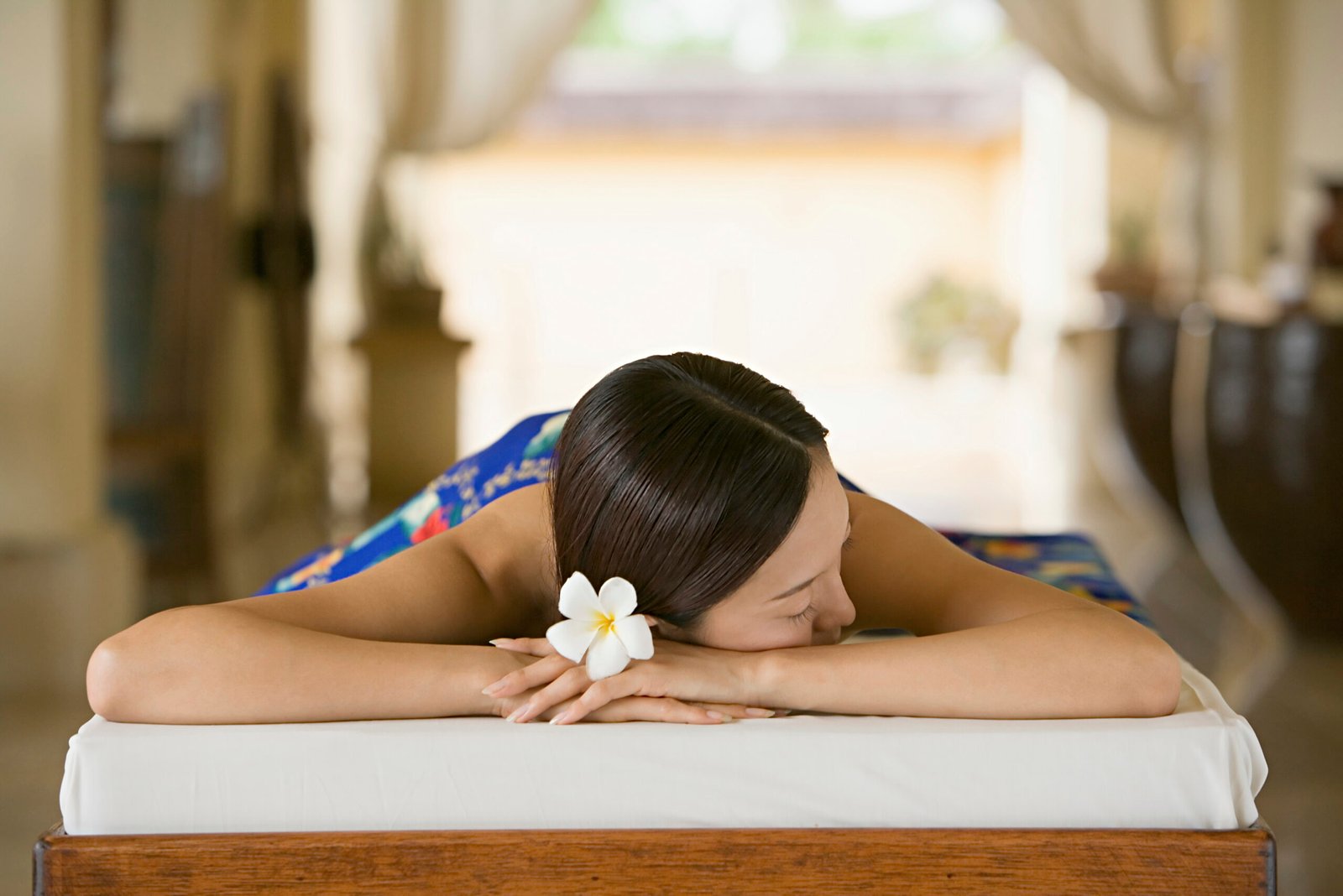 Rejuvenating back massage by Sharira Spa